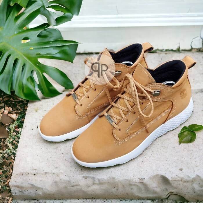 Timberlandy po renowacji koloru